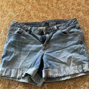 Size 8 short